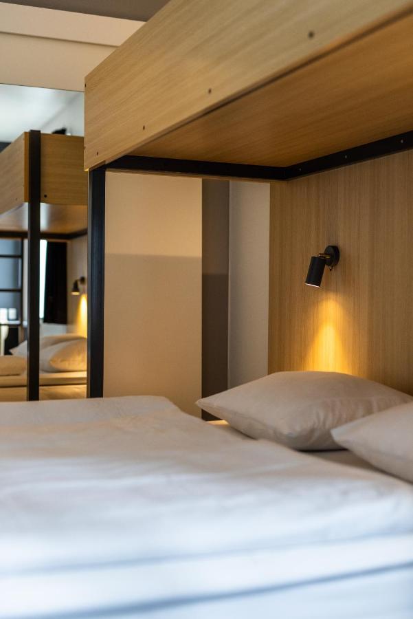 Airport Hotel, Hotel 3*
